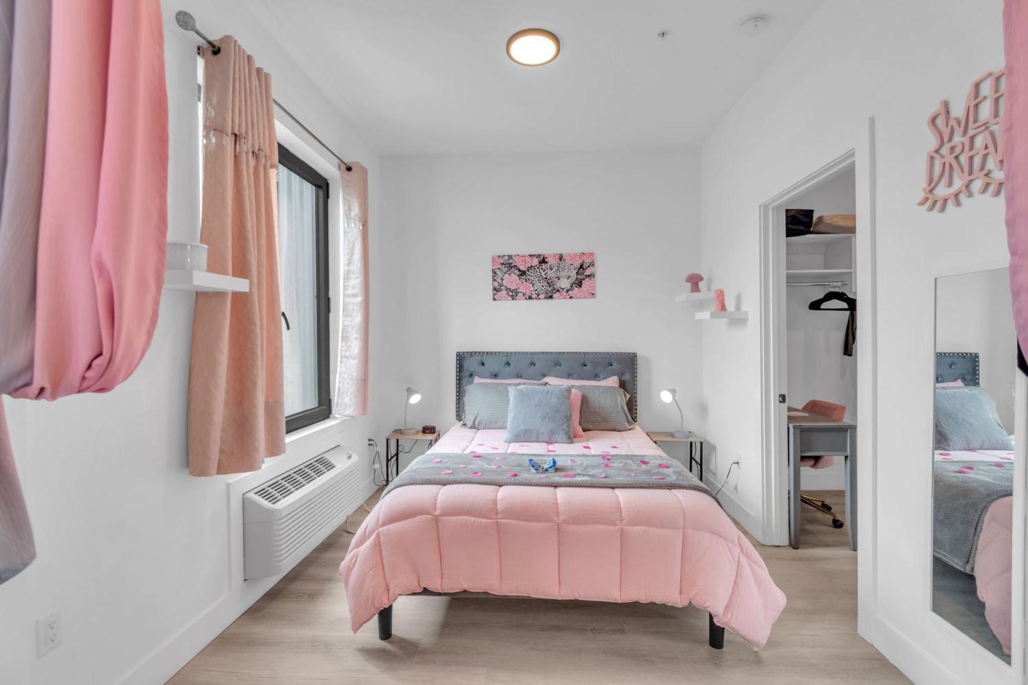 Pink Heaven Indoor Pool, Free Parking, Near Nyc Leilighet Elizabeth Eksteriør bilde